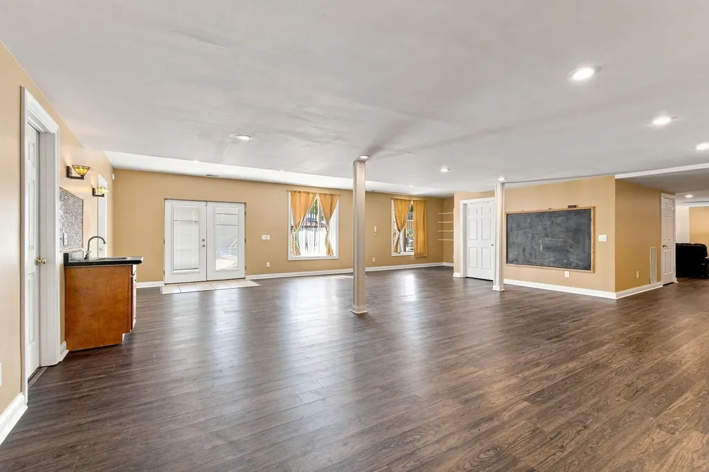 106 Stirling Lane Versailles KY 40383