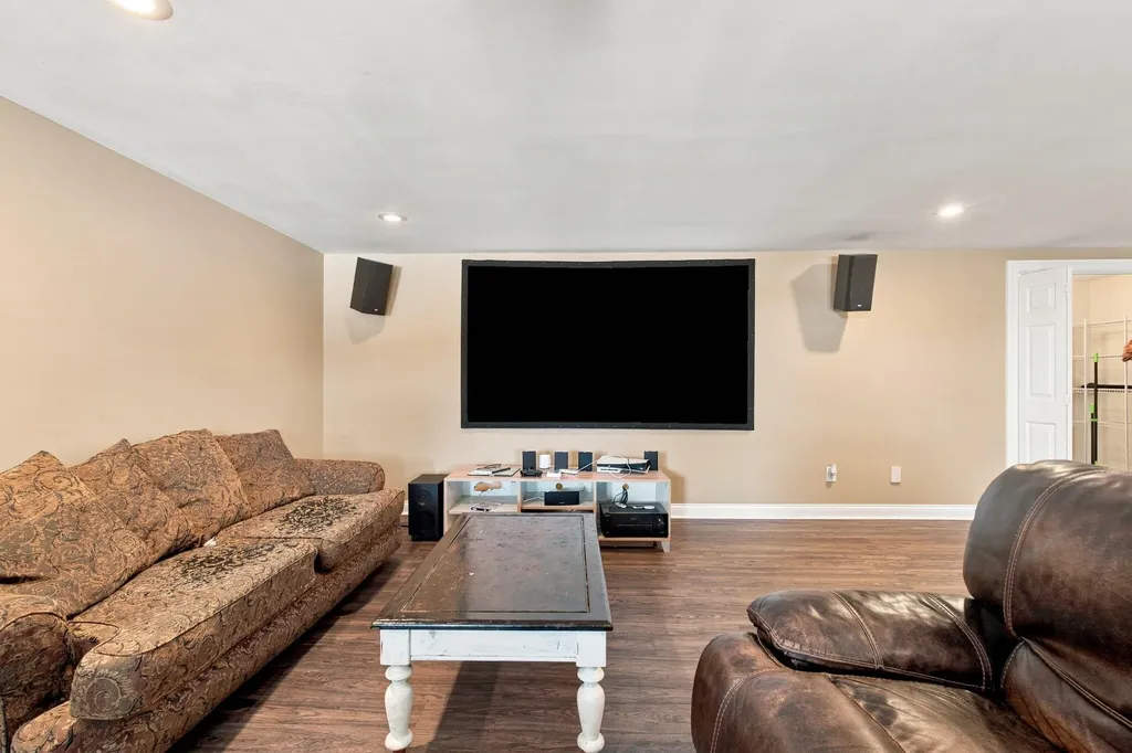 106 Stirling Lane Versailles KY 40383