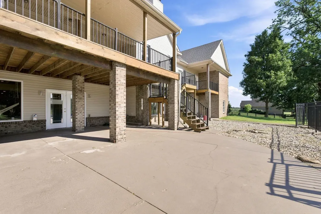 106 Stirling Lane Versailles KY 40383
