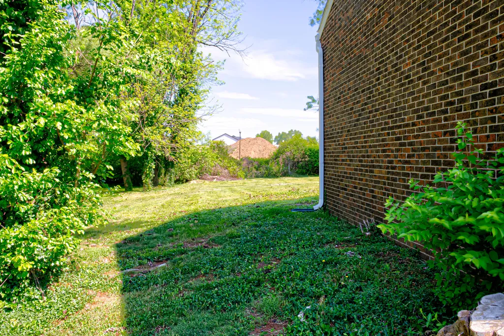 8201 Huntsman Trail Louisville KY 40291