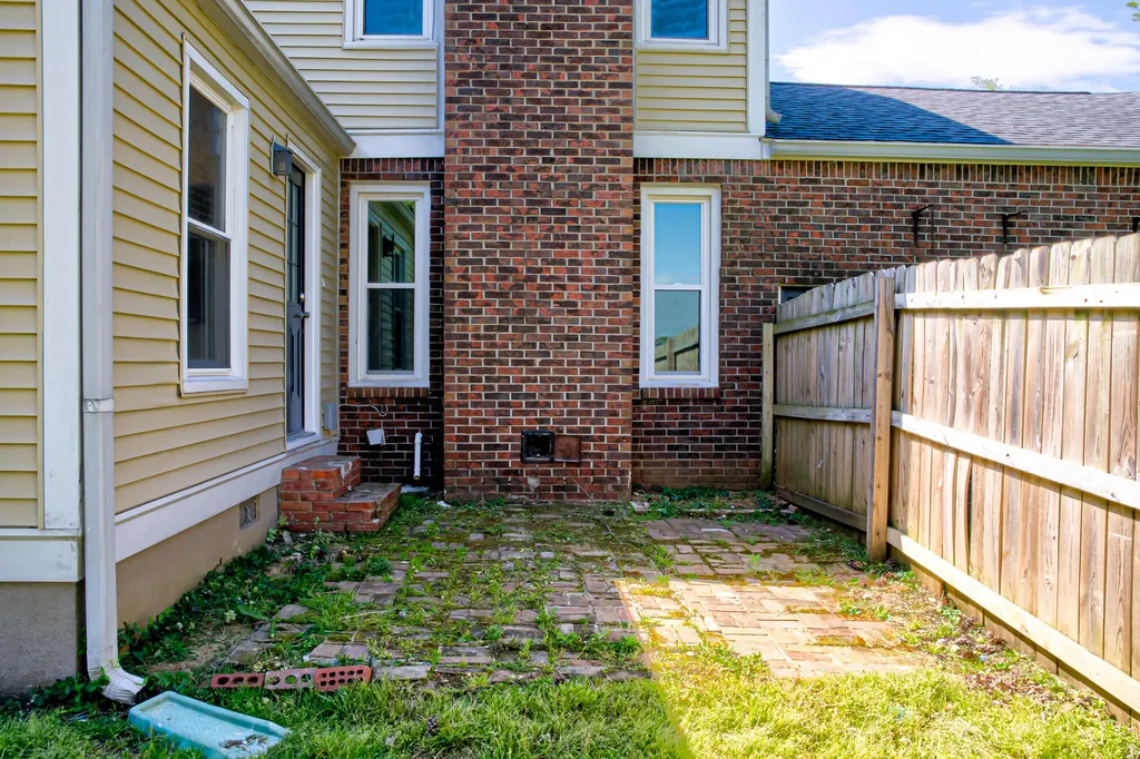 8201 Huntsman Trail Louisville KY 40291