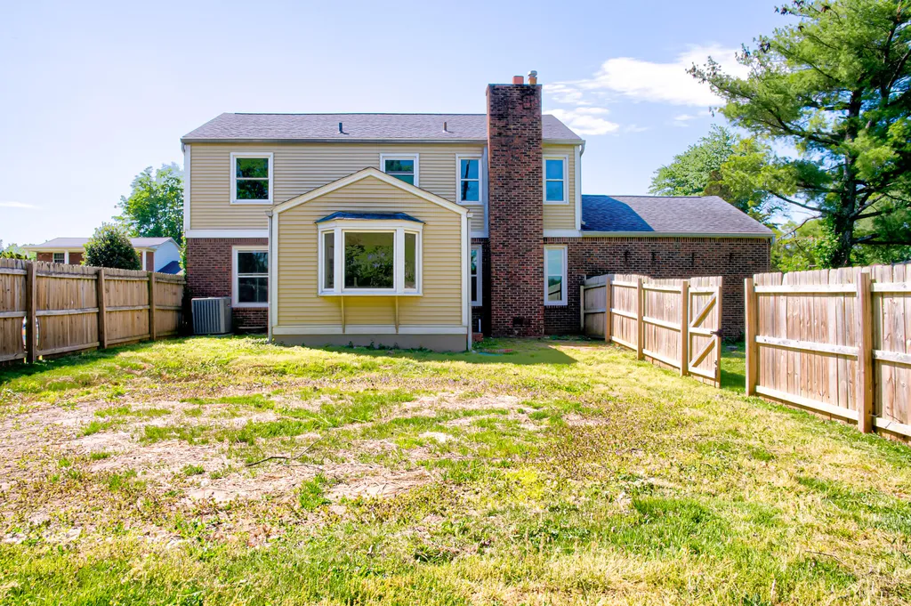 8201 Huntsman Trail Louisville KY 40291