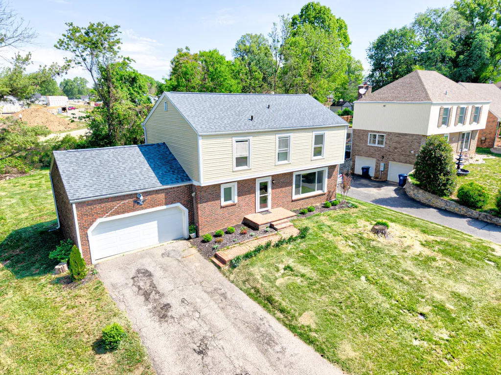 8201 Huntsman Trail Louisville KY 40291