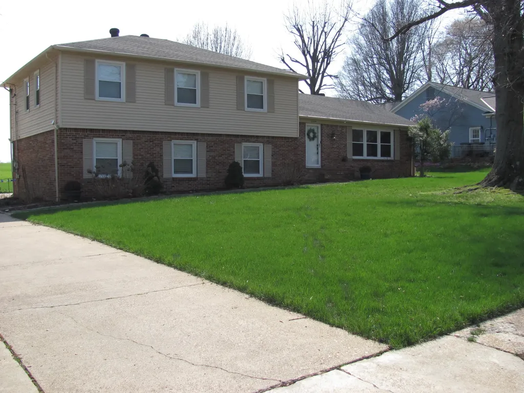 1308 Dogwood Drive Mayfield KY 42066