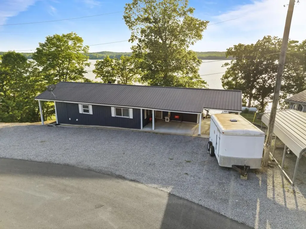 774 Ridge Drive Cadiz KY 42211