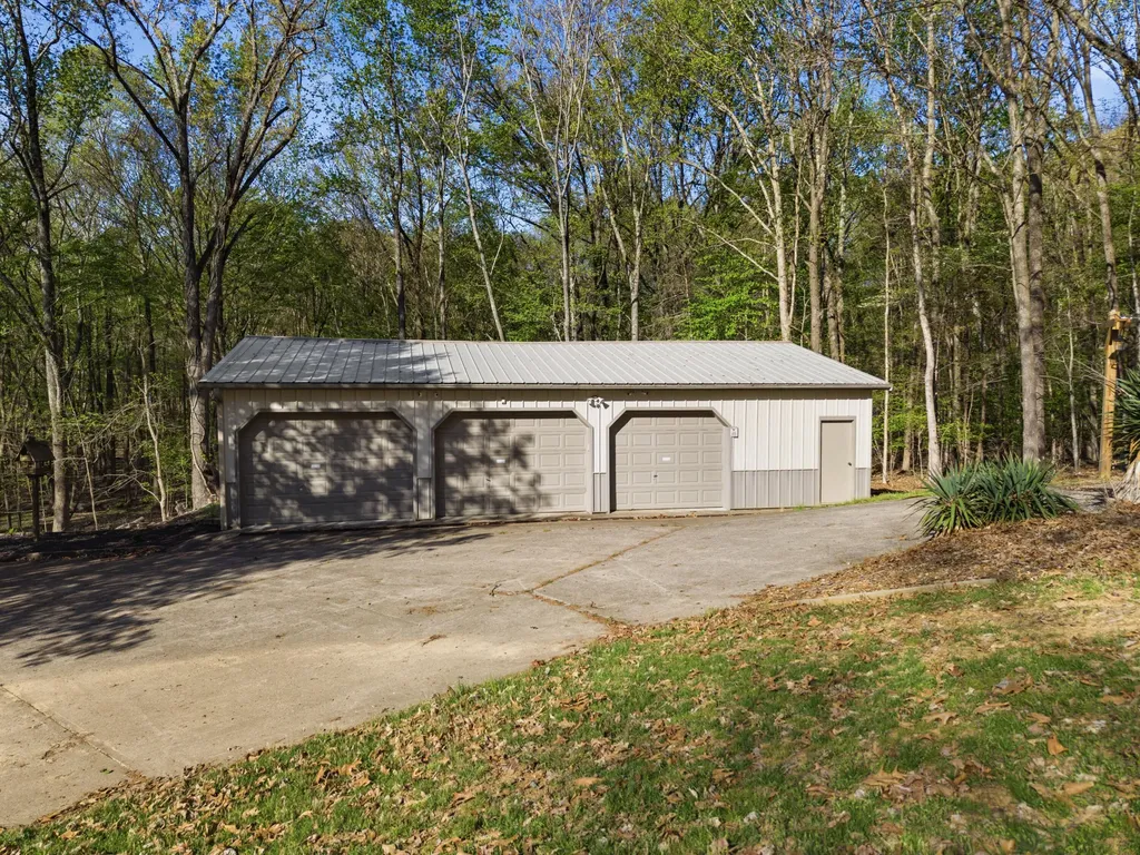 168 Gallant Road Eddyville KY 42038