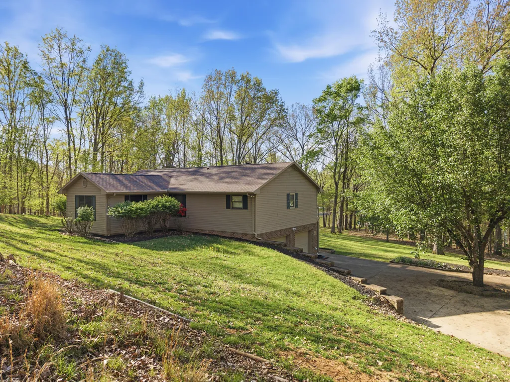 168 Gallant Road Eddyville KY 42038