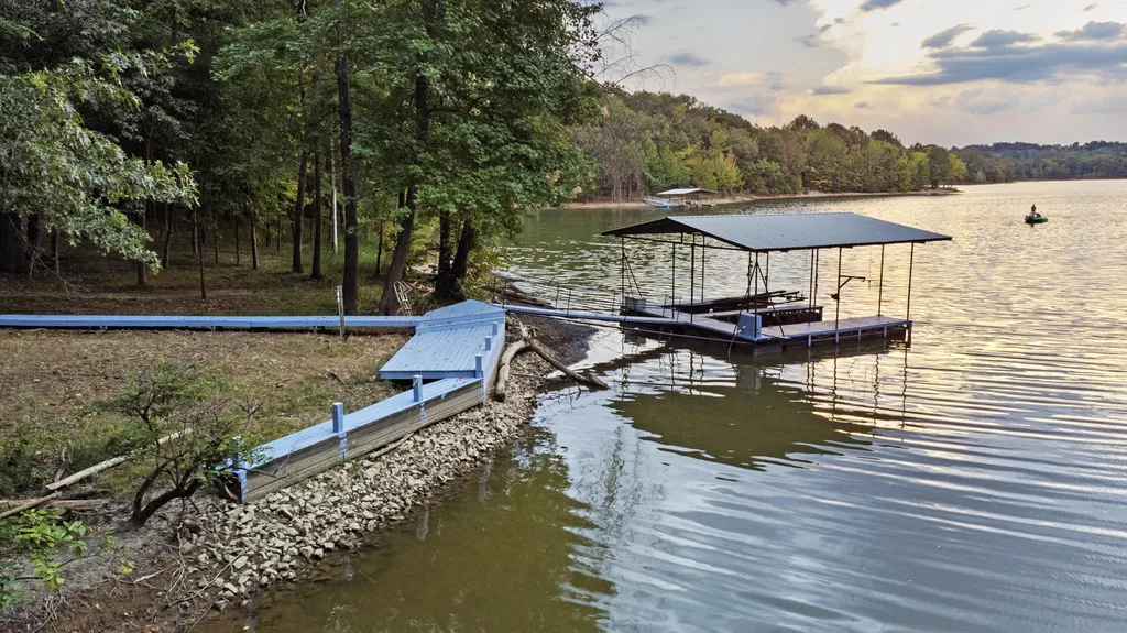 168 Gallant Road Eddyville KY 42038