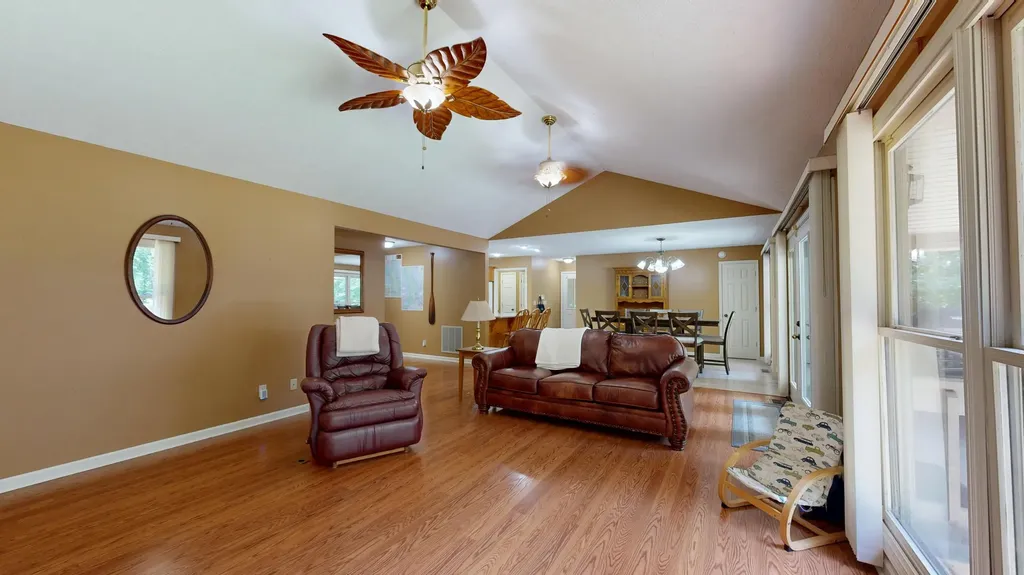 168 Gallant Road Eddyville KY 42038