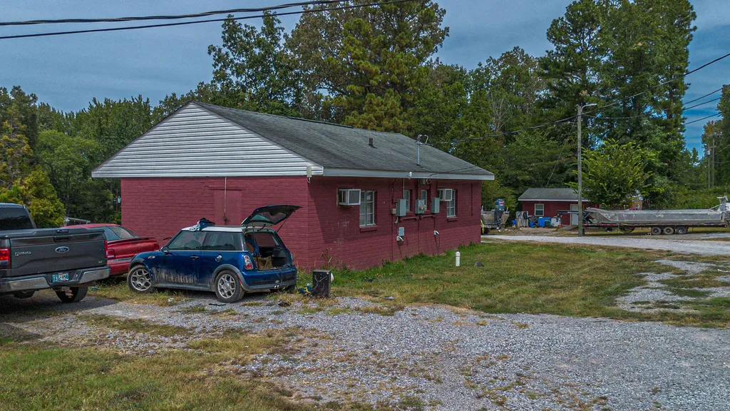 6708 Us-641 Gilbertsville KY 42044