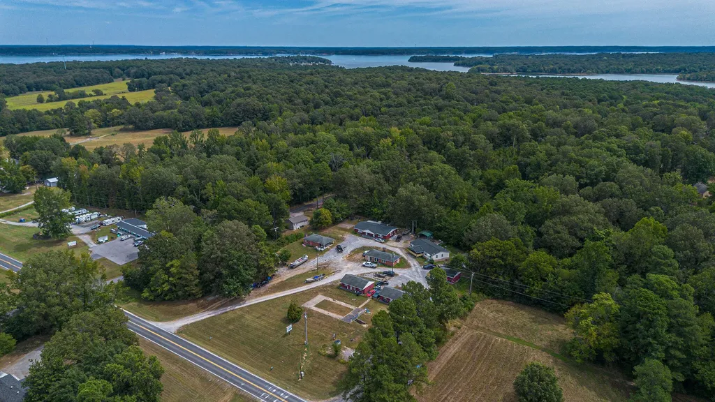 6708 Us-641 Gilbertsville KY 42044