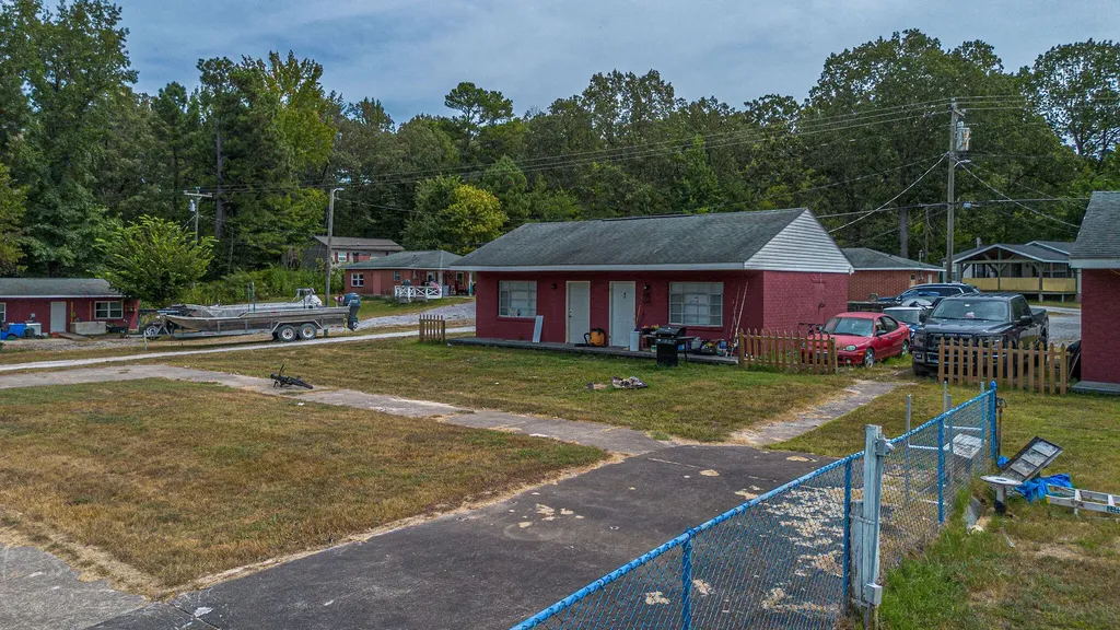 6708 Us-641 Gilbertsville KY 42044