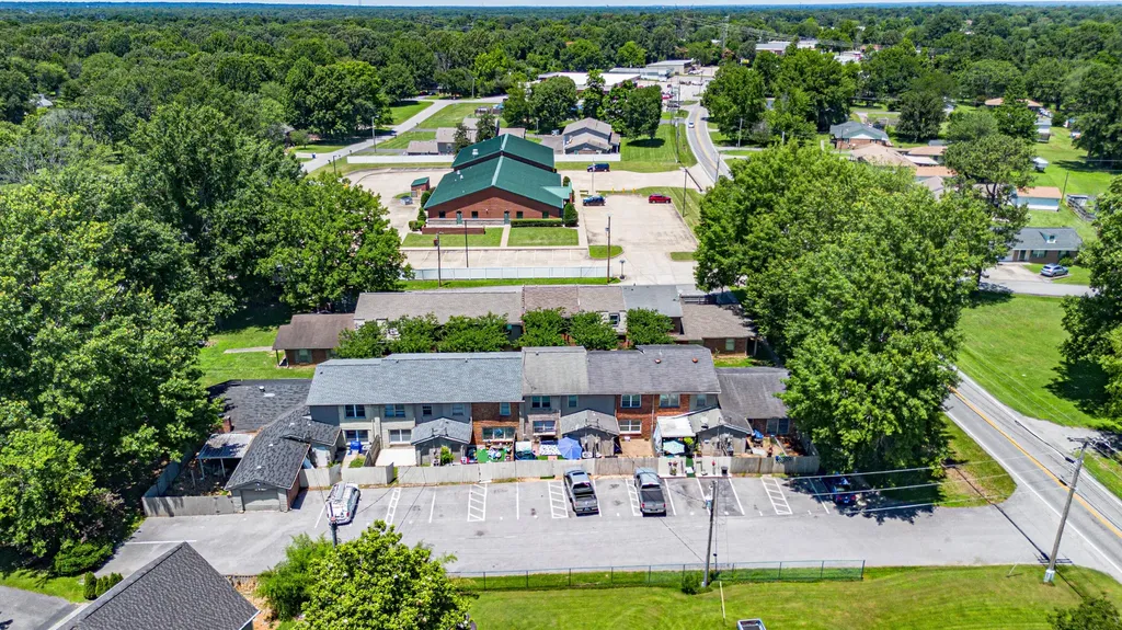 6235 Benton Road Paducah KY 42003
