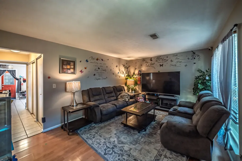 6235 Benton Road Paducah KY 42003