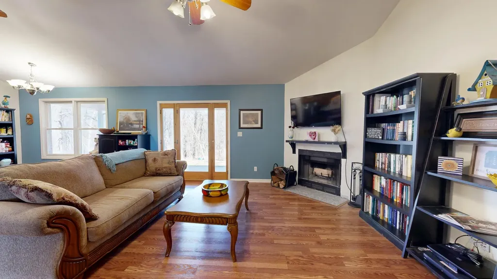 300 Rocky Point Lane Gilbertsville KY 42044