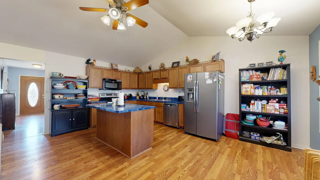 300 Rocky Point Lane Gilbertsville KY 42044