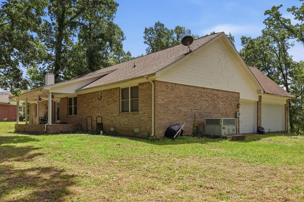 300 Rocky Point Lane Gilbertsville KY 42044