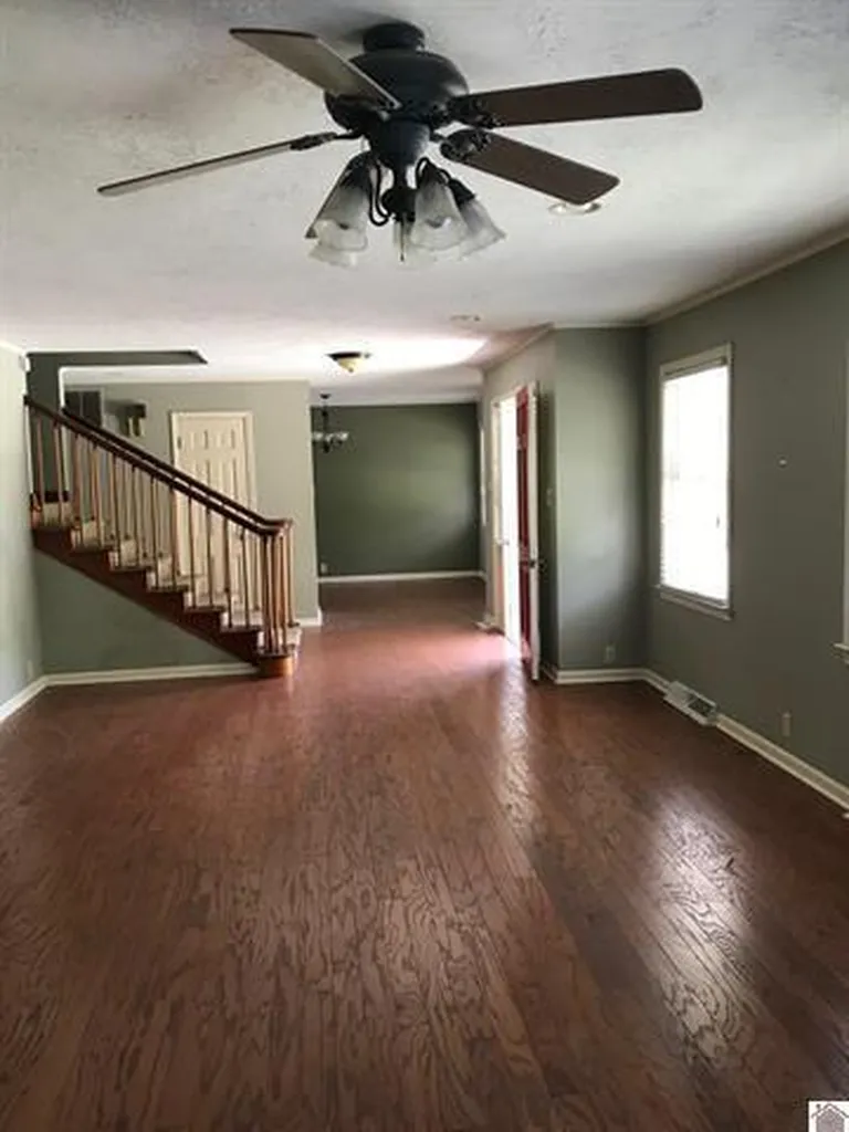 718 Moscow Avenue Hickman KY 42050