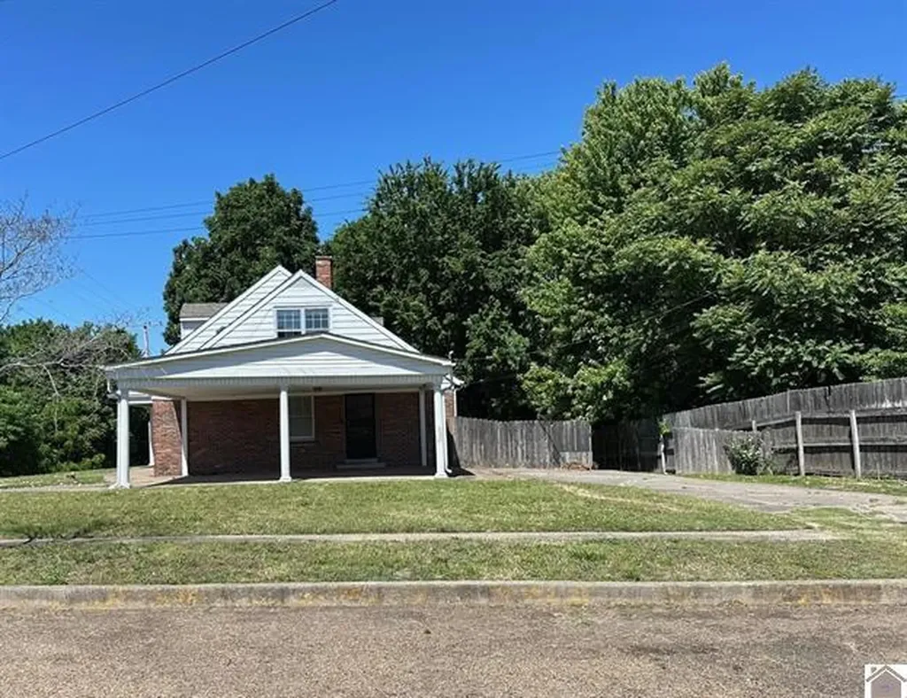 718 Moscow Avenue Hickman KY 42050