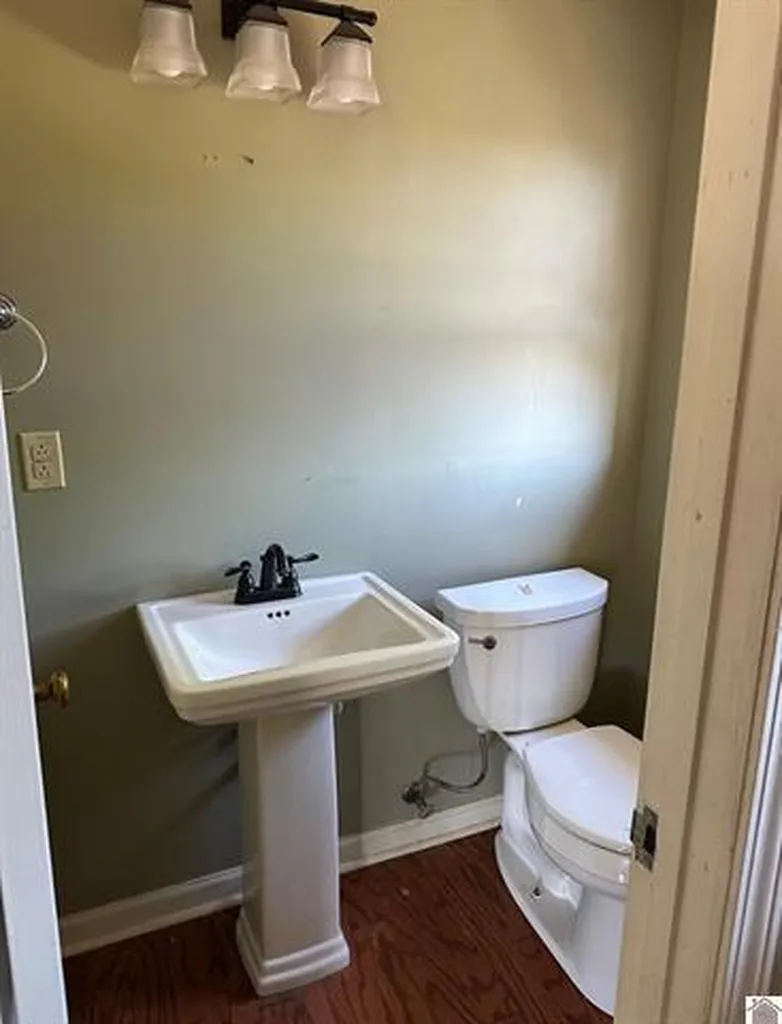 718 Moscow Avenue Hickman KY 42050