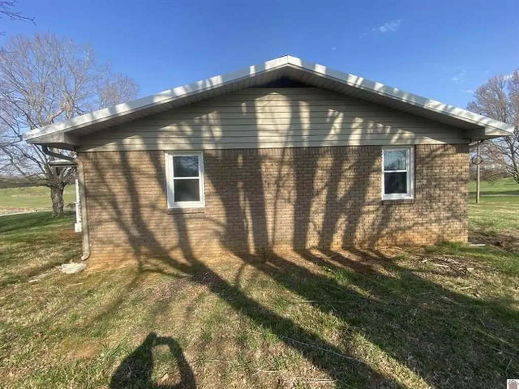 2135 Old Canton Pike Cadiz KY 42211