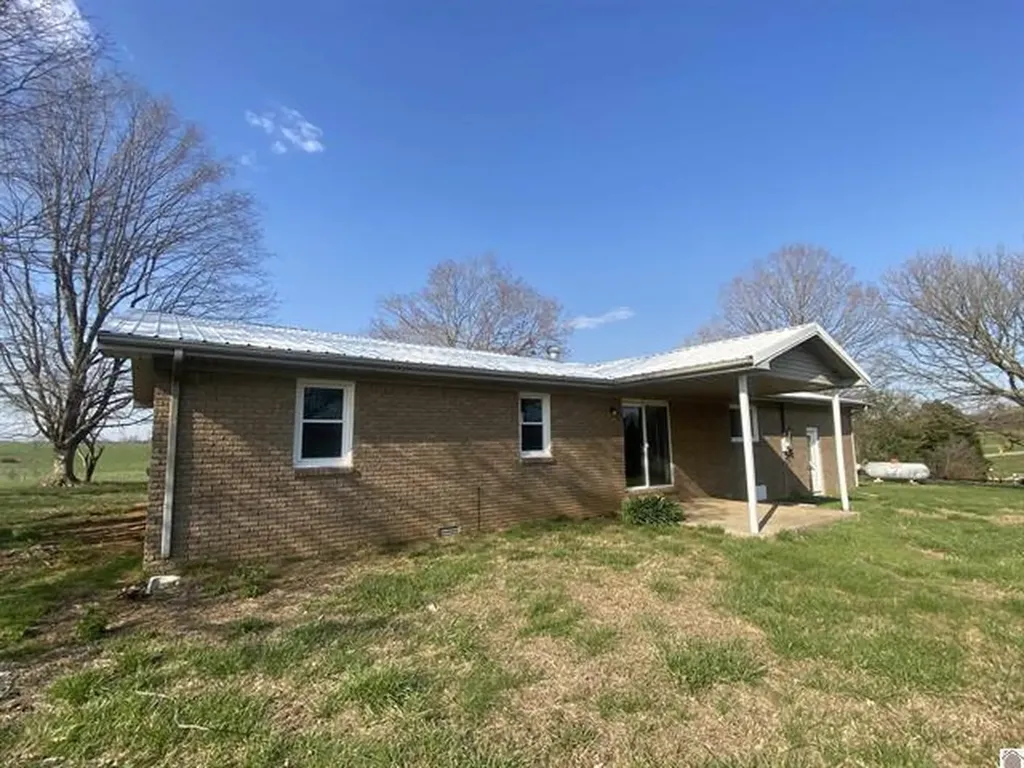 2135 Old Canton Pike Cadiz KY 42211