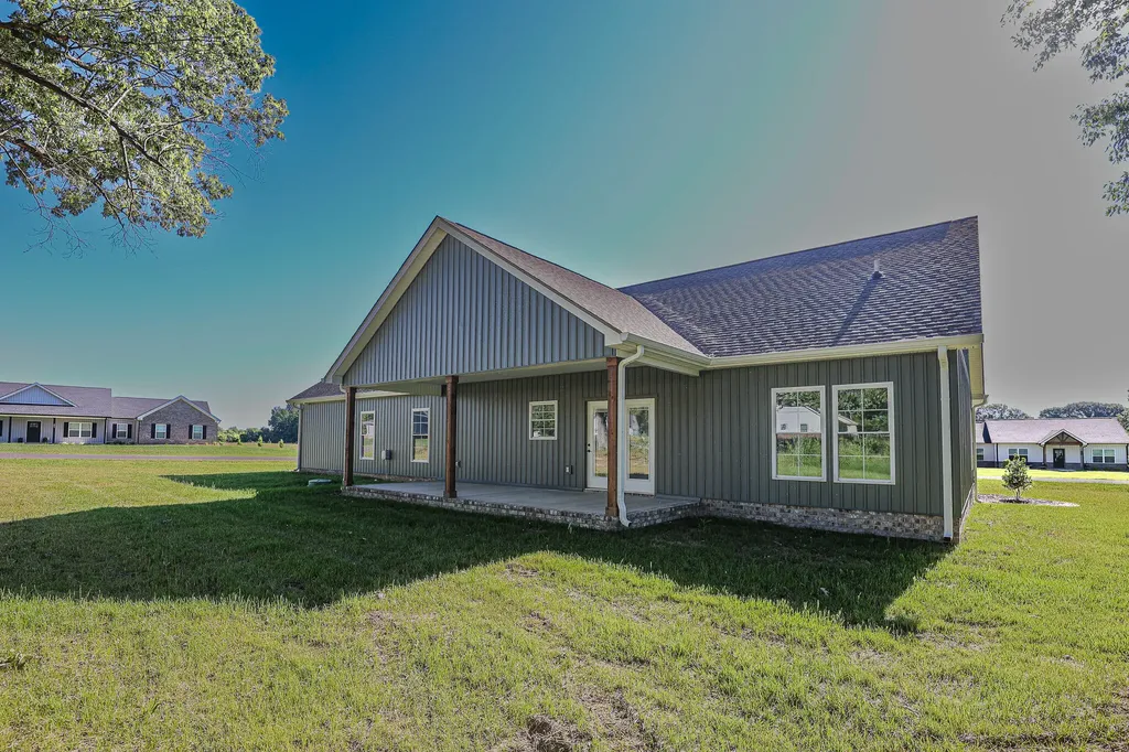 261 Ayly Estates Drive Mayfield KY 42066