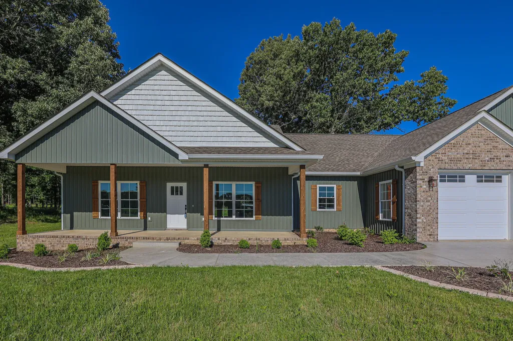 261 Ayly Estates Drive Mayfield KY 42066