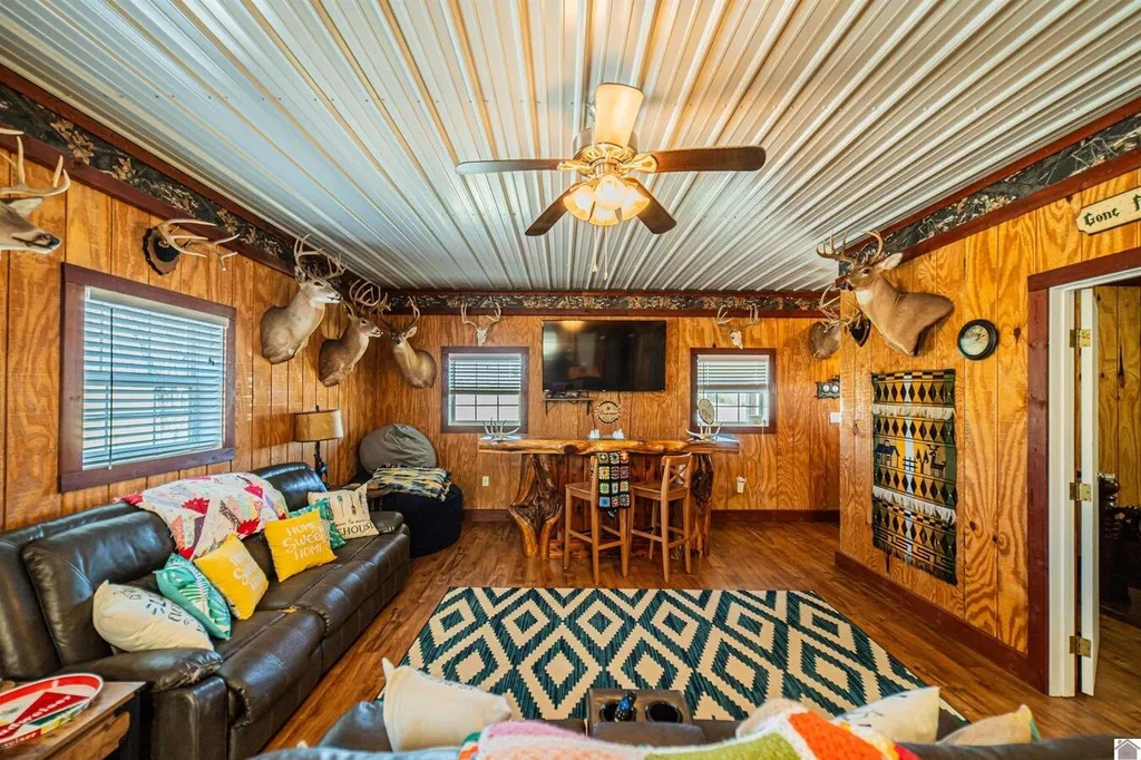 400 Jeff Clements Marion KY 42064