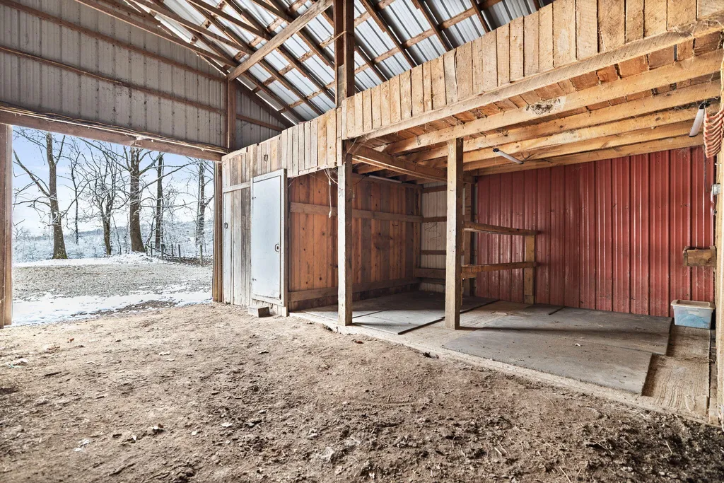 155 Spruce Valley Lane Jeffersonville KY 40337