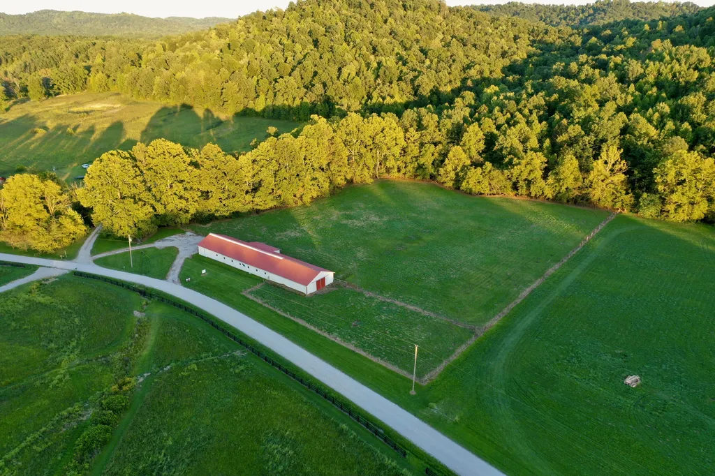 155 Spruce Valley Lane Jeffersonville KY 40337