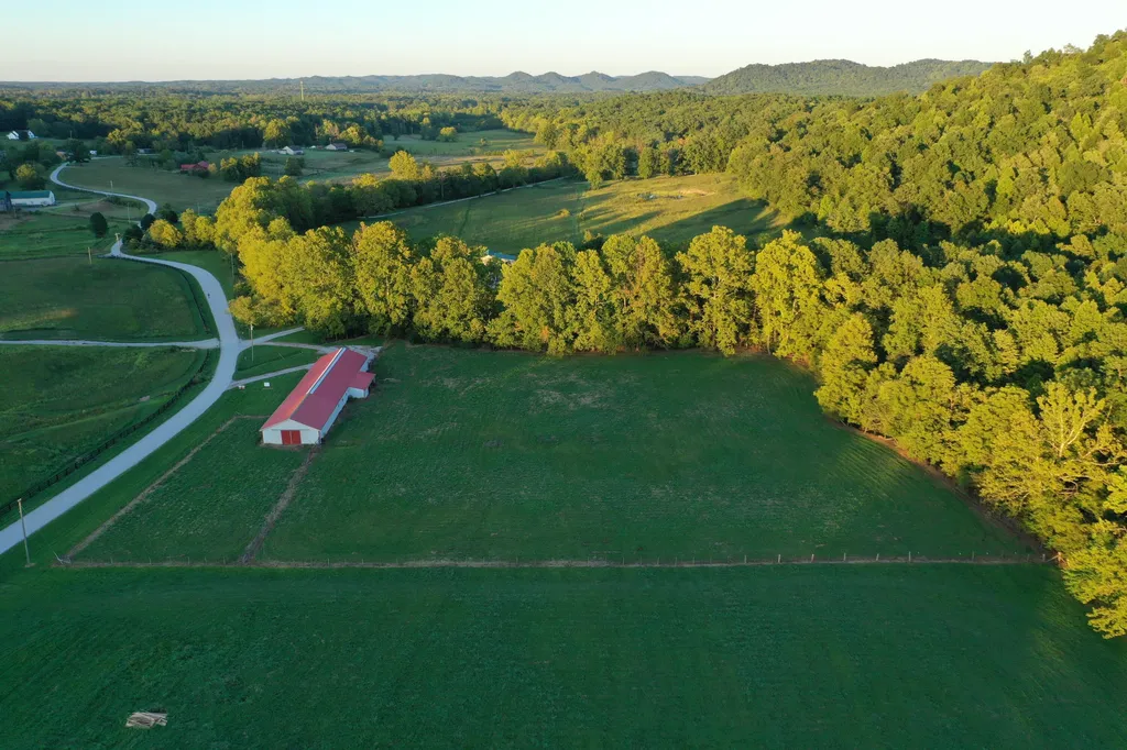 155 Spruce Valley Lane Jeffersonville KY 40337