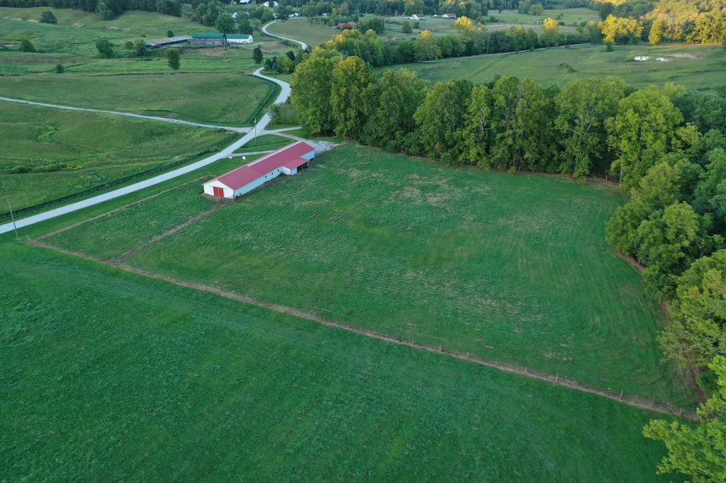 155 Spruce Valley Lane Jeffersonville KY 40337