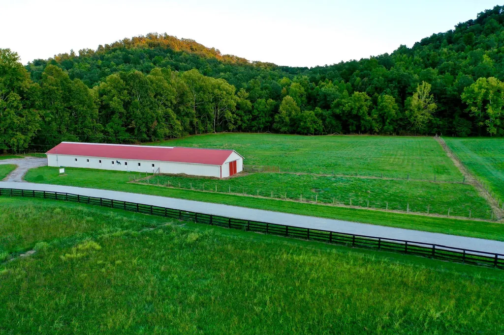 155 Spruce Valley Lane Jeffersonville KY 40337