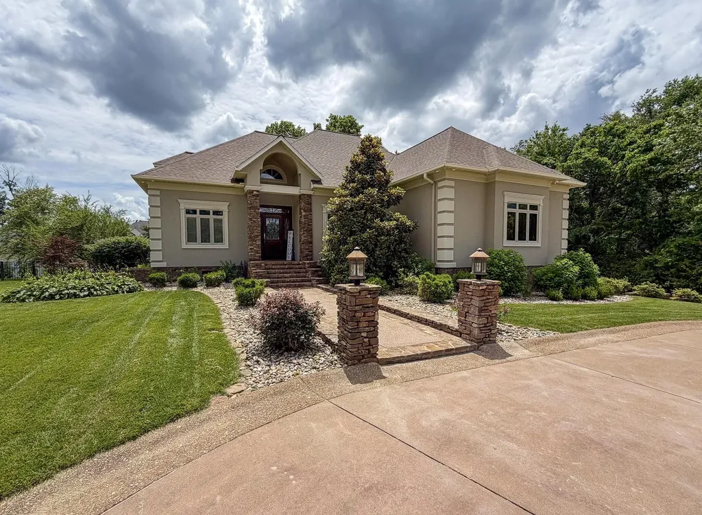 4041 Alameda Crescent Paducah KY 42001