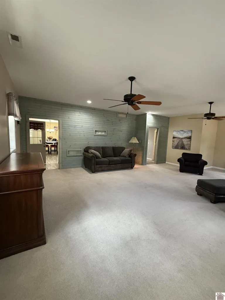 1040 Lone Valley Road Calvert City KY 42029