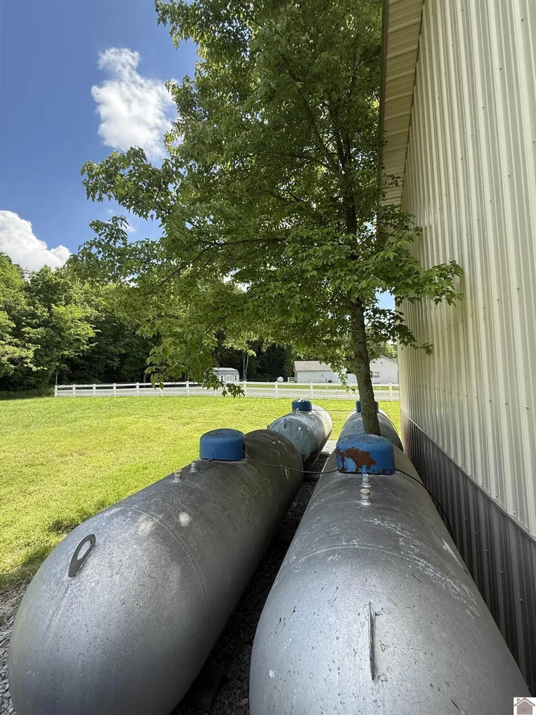 1040 Lone Valley Road Calvert City KY 42029