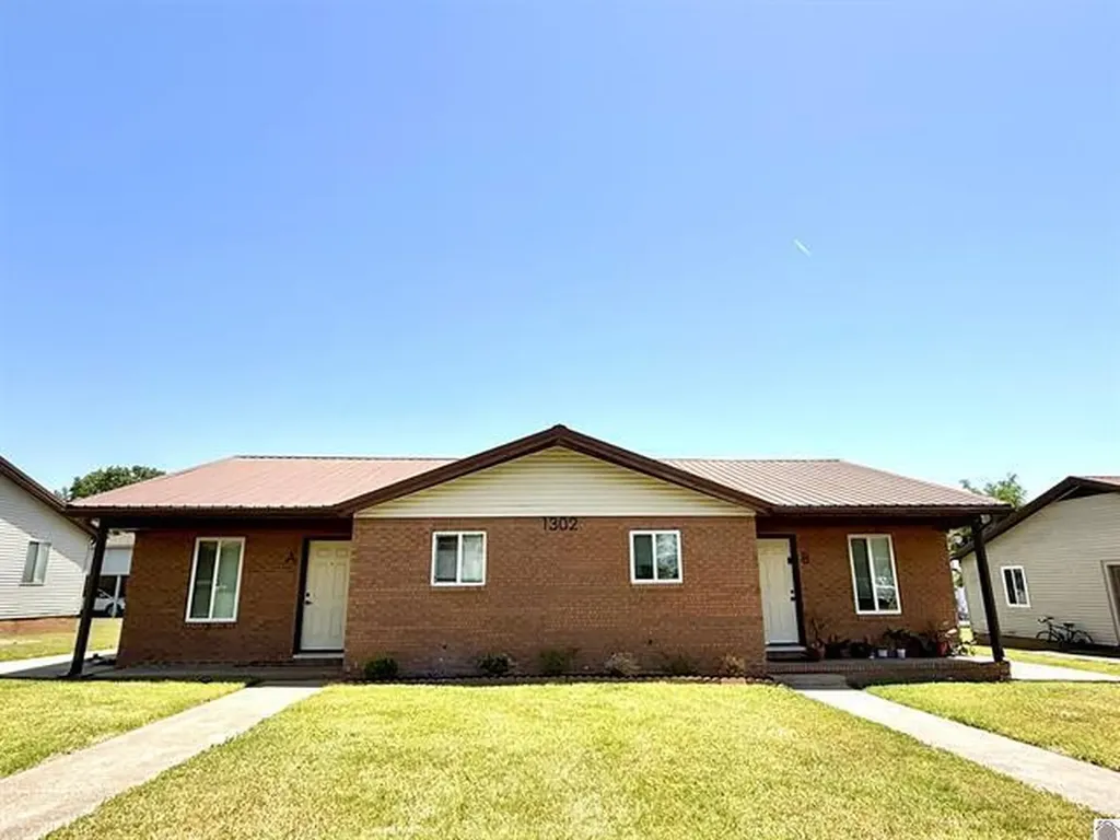 1302 Valleywood Drive Murray KY 42071