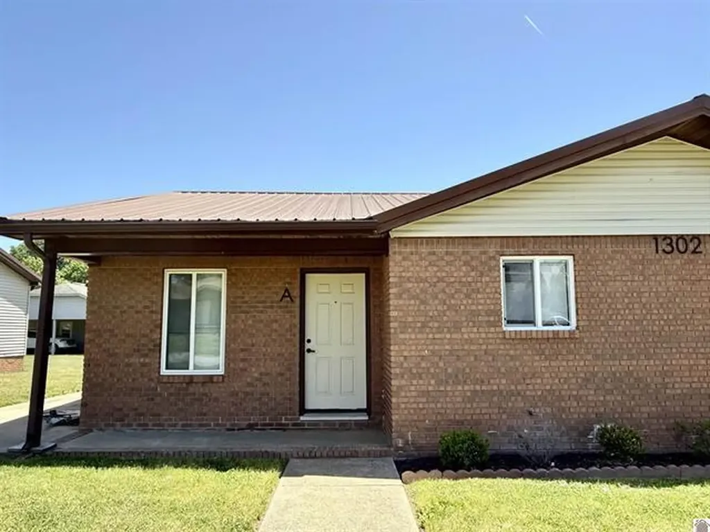 1302 Valleywood Drive Murray KY 42071