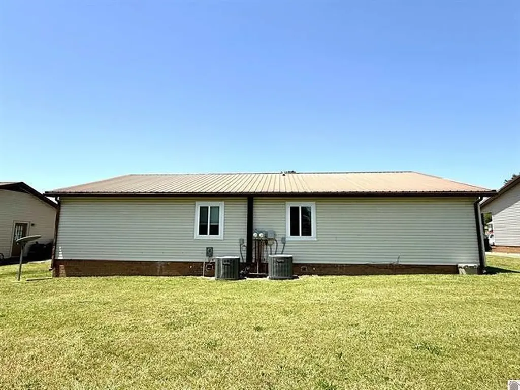 1302 Valleywood Drive Murray KY 42071