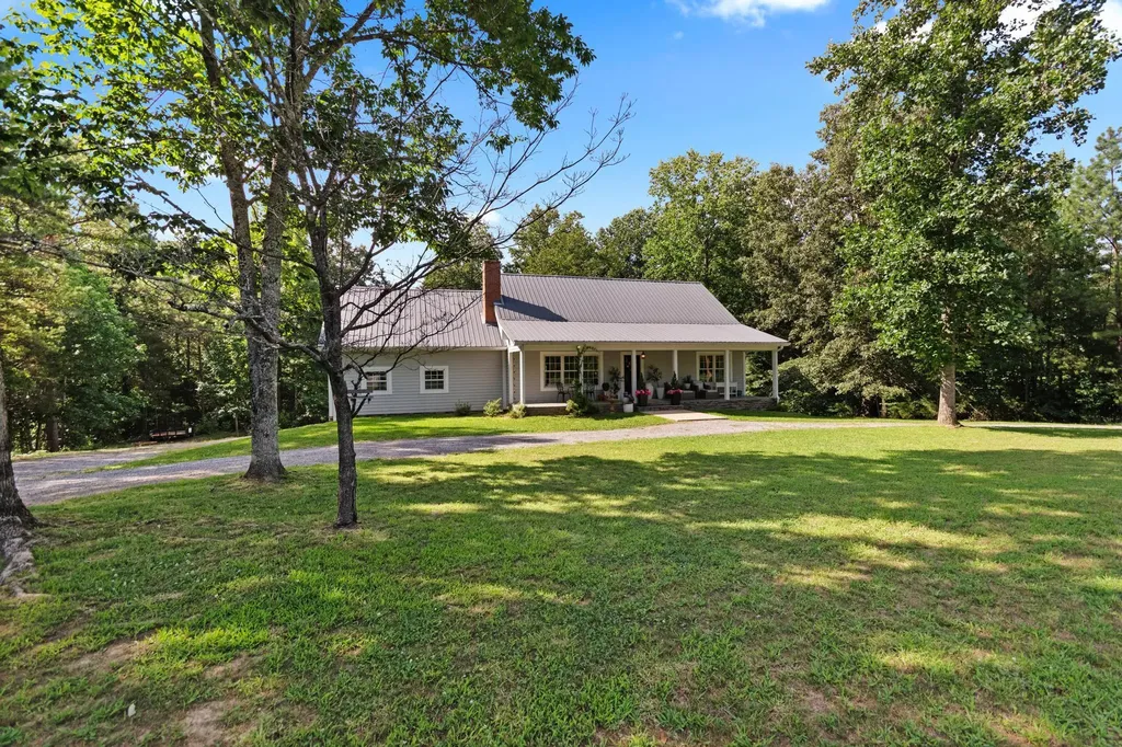 130 Crosscreek Road Cadiz KY 42211