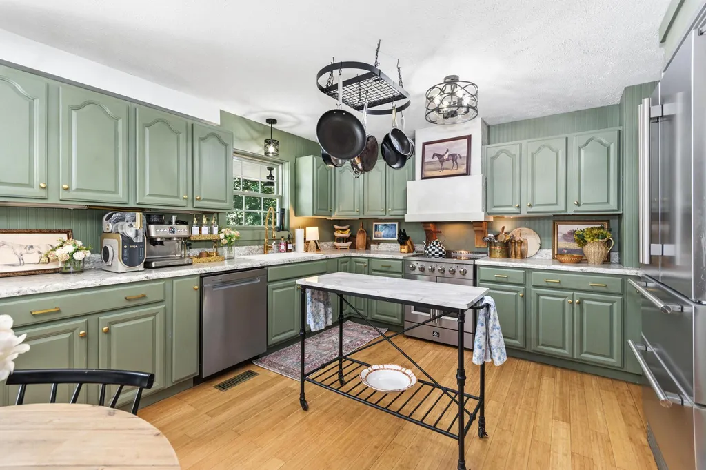 130 Crosscreek Road Cadiz KY 42211