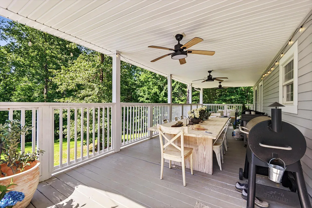 130 Crosscreek Road Cadiz KY 42211