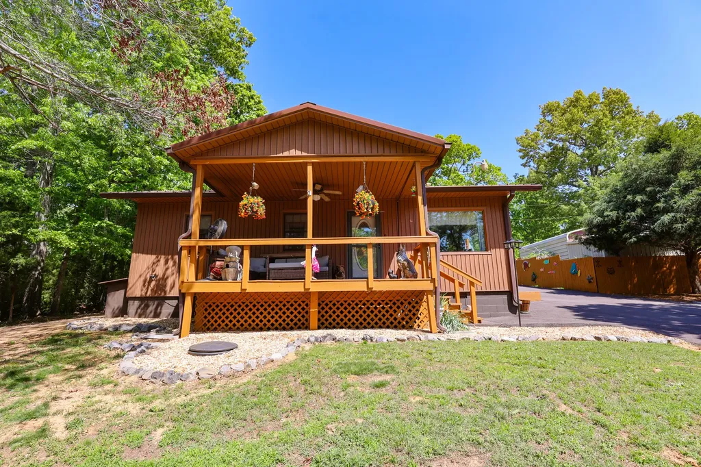 396 Shoreline Drive New Concord KY 42076