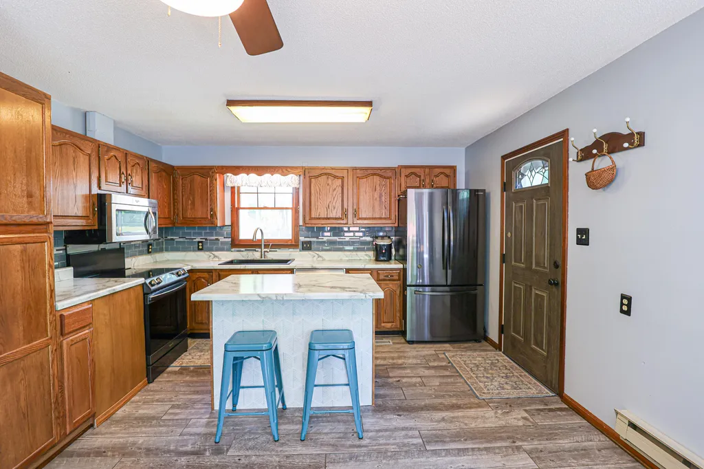 396 Shoreline Drive New Concord KY 42076