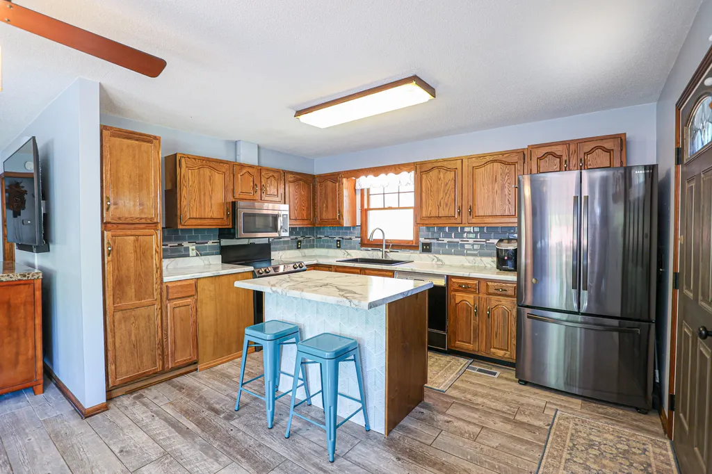 396 Shoreline Drive New Concord KY 42076