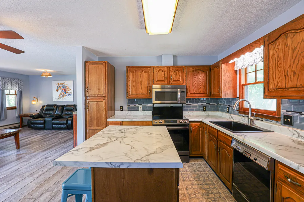 396 Shoreline Drive New Concord KY 42076