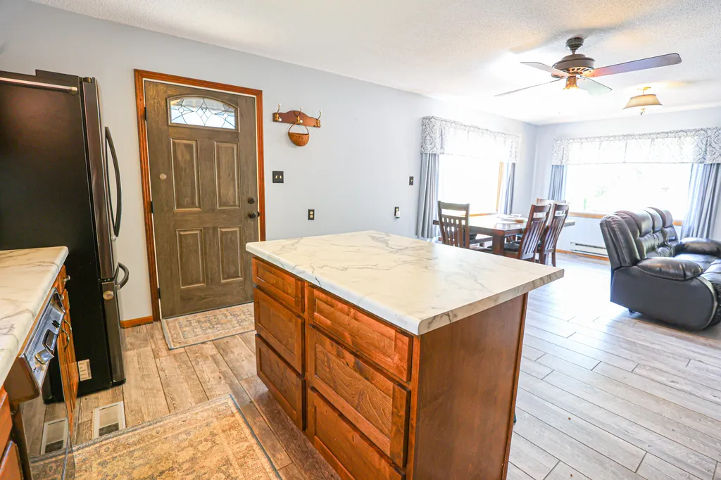 396 Shoreline Drive New Concord KY 42076