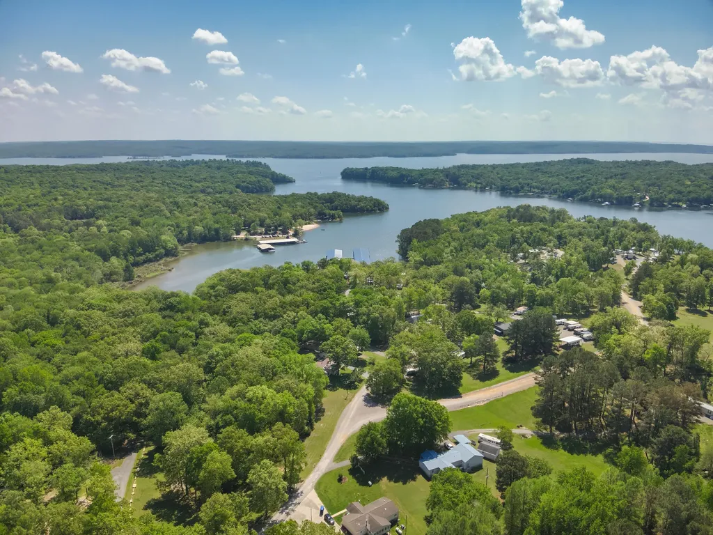 396 Shoreline Drive New Concord KY 42076