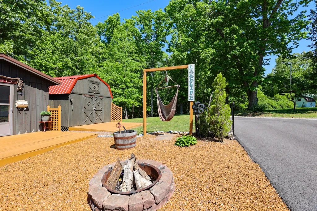 396 Shoreline Drive New Concord KY 42076